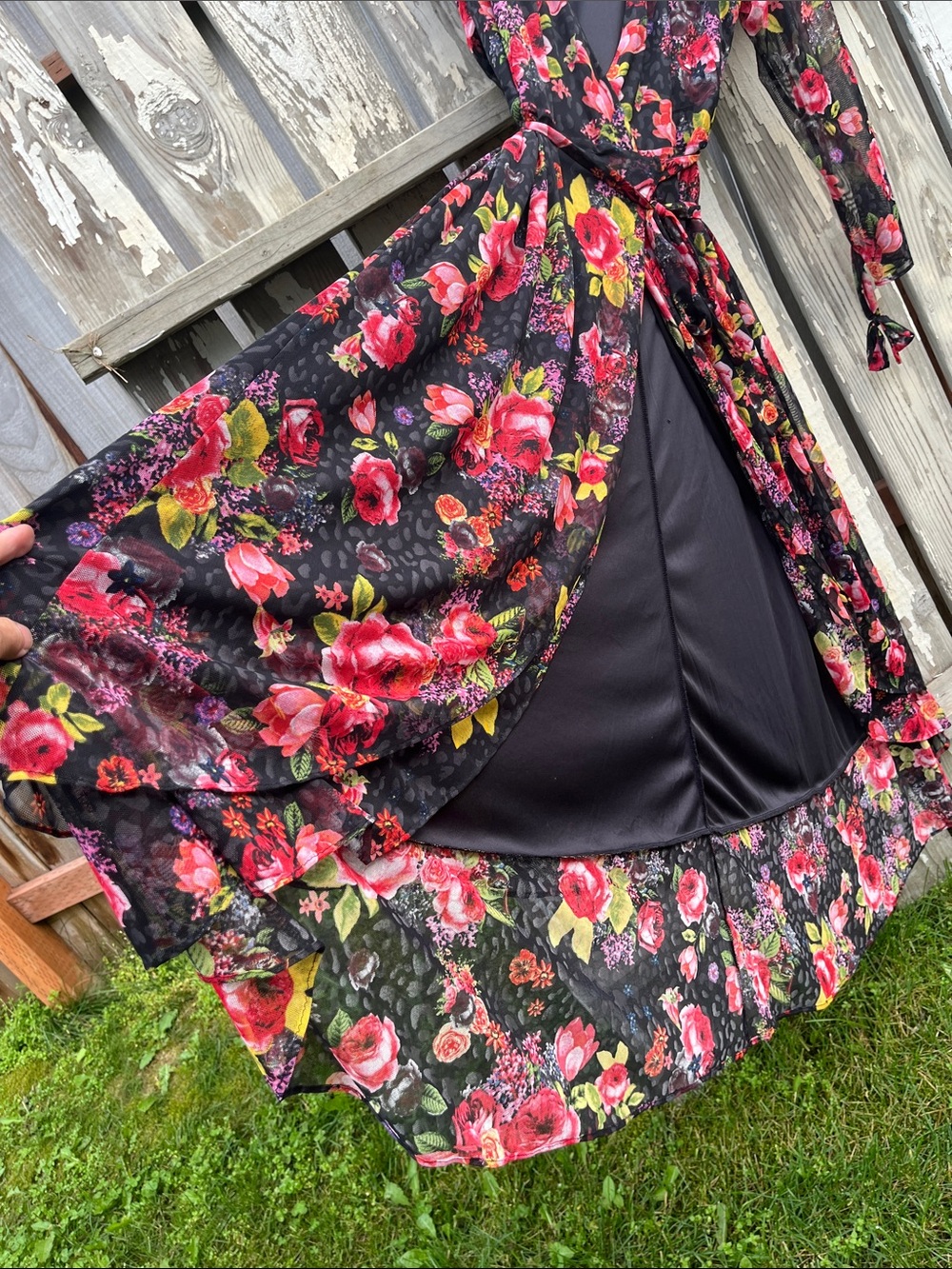 Betsey Johnson Black Floral Wrap Maxi Dress sz 16 - Picture 8 of 10